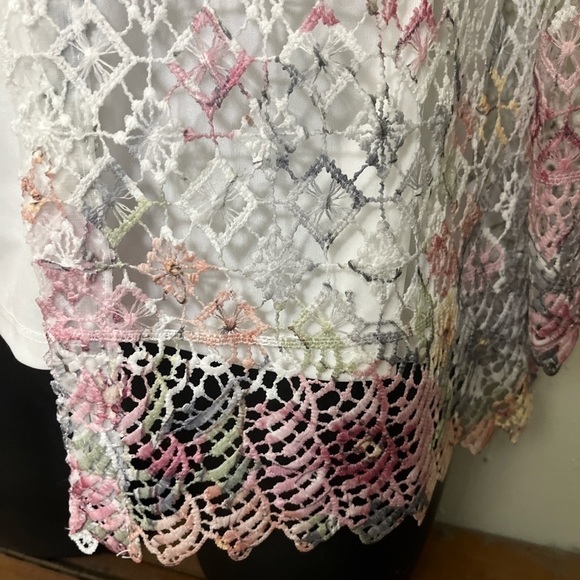 Alfred Dunner Lace Top with Shell underneath - Picture 4 of 10